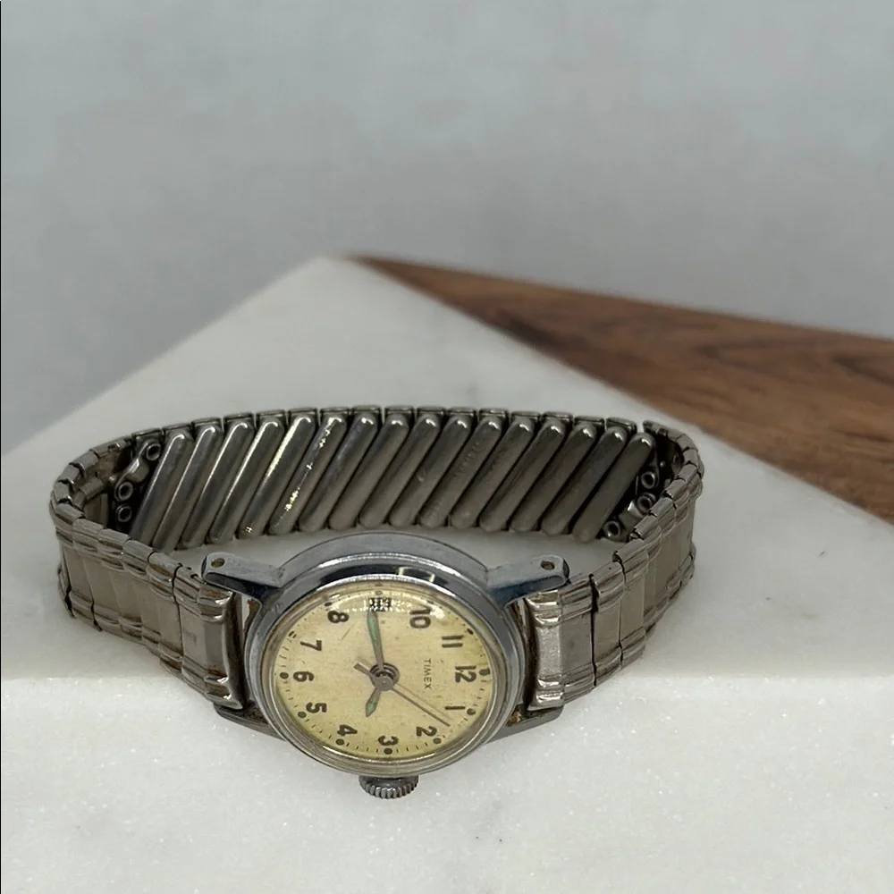 Vintage Timex Silver Watch with Cream Dial lot W4